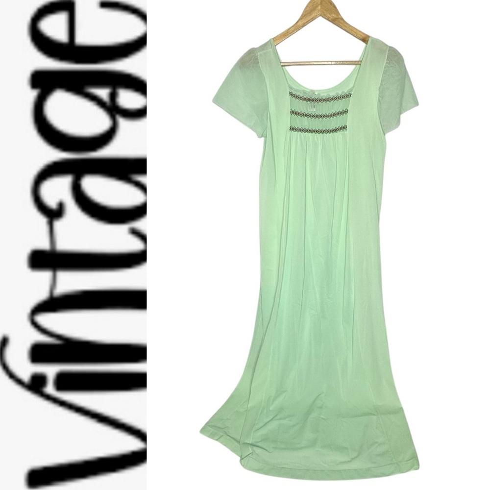 Vintage 70’s Mint Green Embroidered Nightgown by Jonathan Logan app m